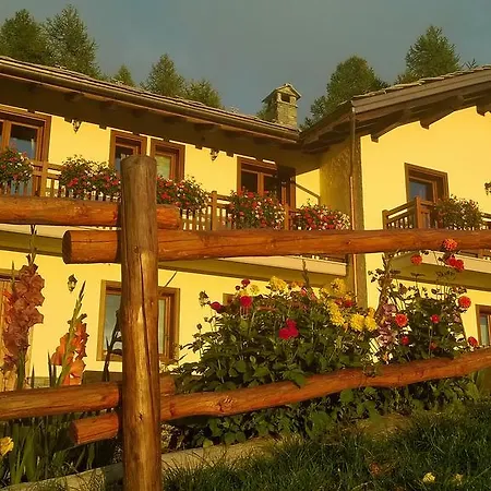 Pensionat Le Coin Des Melezes - Ski, Nature & Trek - In Di Montagna