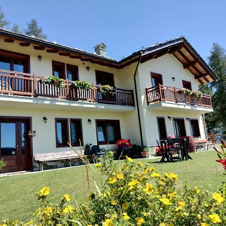 Le Coin Des Melezes - Ski, Nature & Trek - In Di Montagna Pensión Brusson