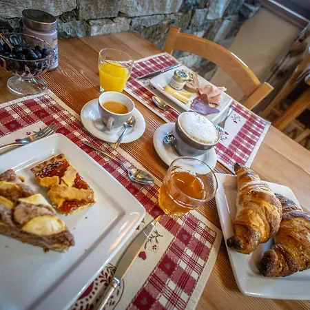 Le Coin Des Melezes - Ski, Nature & Trek - In Di Montagna Brusson