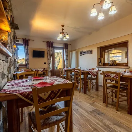 Le Coin Des Melezes - Ski, Nature & Trek - In Di Montagna Brusson