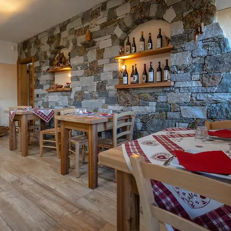 Le Coin Des Melezes - Ski, Nature & Trek - In Di Montagna Pensionat