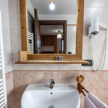 Le Coin Des Melezes - Ski, Nature & Trek - In Di Montagna Pensionat 3*
