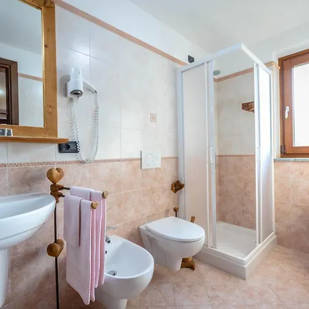 Le Coin Des Melezes - Ski, Nature & Trek - In Di Montagna Brusson