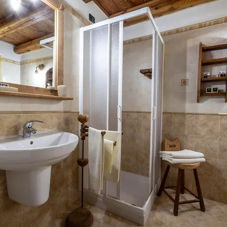 Le Coin Des Melezes - Ski, Nature & Trek - In Di Montagna 3* Brusson