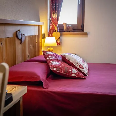 Le Coin Des Melezes - Nature & Trek - In Di Montagna Brusson