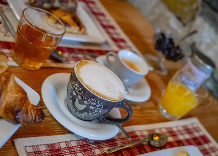 Le Coin Des Melezes - Ski, Nature & Trek - In Di Montagna Guest house