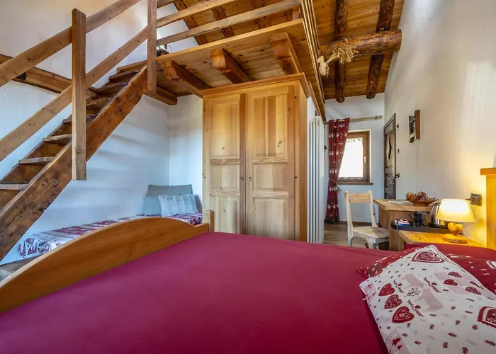 Guest house Le Coin Des Melezes - Ski, Nature & Trek - In Di Montagna 3*