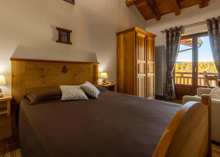 Le Coin Des Melezes - Ski, Nature & Trek - In Di Montagna Guest house Brusson