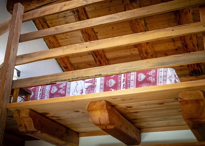 Le Coin Des Melezes - Ski, Nature & Trek - In Di Montagna Guest house Brusson