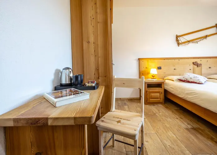 Le Coin Des Melezes - Ski, Nature & Trek - In Di Montagna Guest house